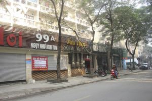 Phố xá Hà Nội đìu hiu vì hàng quán "nghỉ Tết" sớm