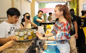 Thị trường F&B tăng tốc hậu dịch: Hàng trăm quán cà phê khai trương mỗi ngày ở Hà Nội và TPHCM