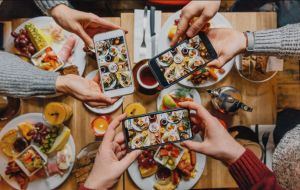 Gen Y và Gen Z thay đổi trong thói quen ăn uống hậu dịch